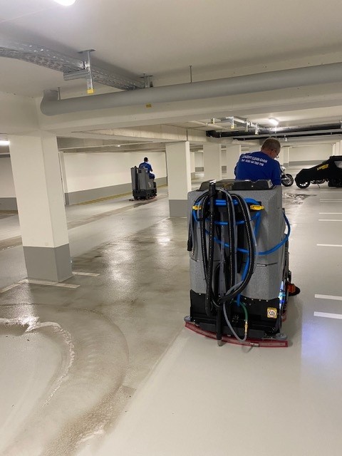 Tiefgaragenreinigung — Professionelle Tiefgaragenreinigung in Berlin sorgt für Sauberkeit, Werterhalt und mehr Sicherheit.
