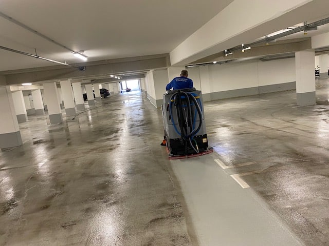 Tiefgaragenreinigung — Professionelle Tiefgaragenreinigung in Berlin sorgt für Sauberkeit, Werterhalt und mehr Sicherheit.